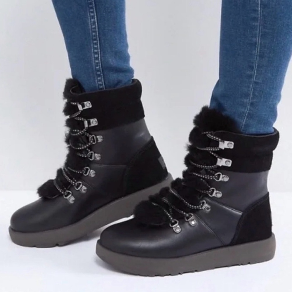 EUC UGG Women’s Viki Waterproof Boot Size 7